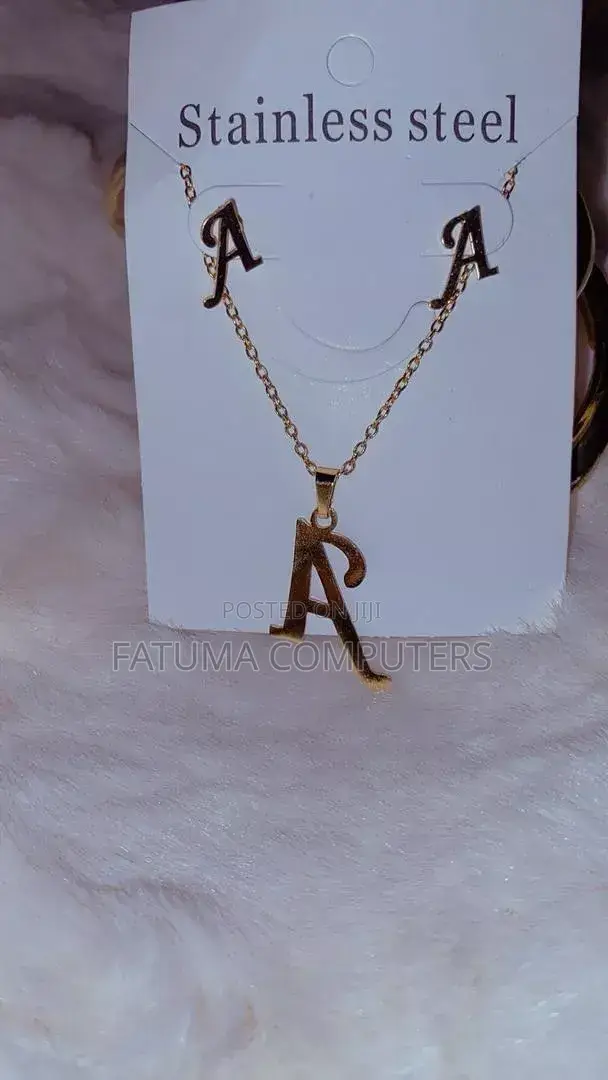 Necklaces in Gold