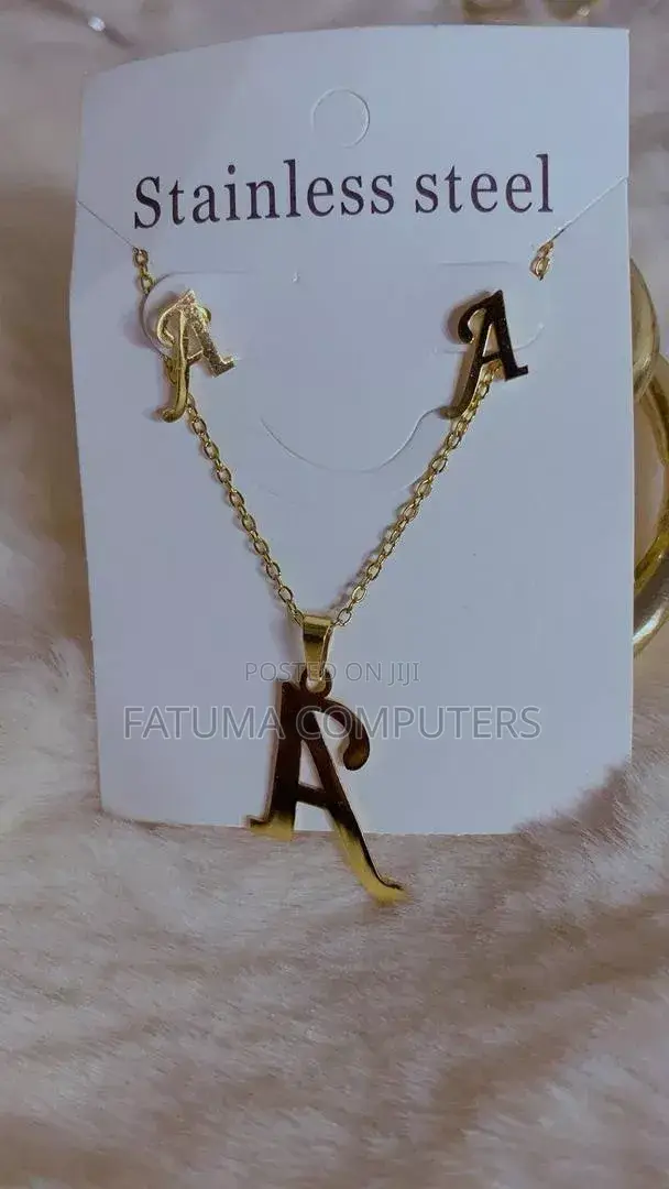 Necklaces in Gold