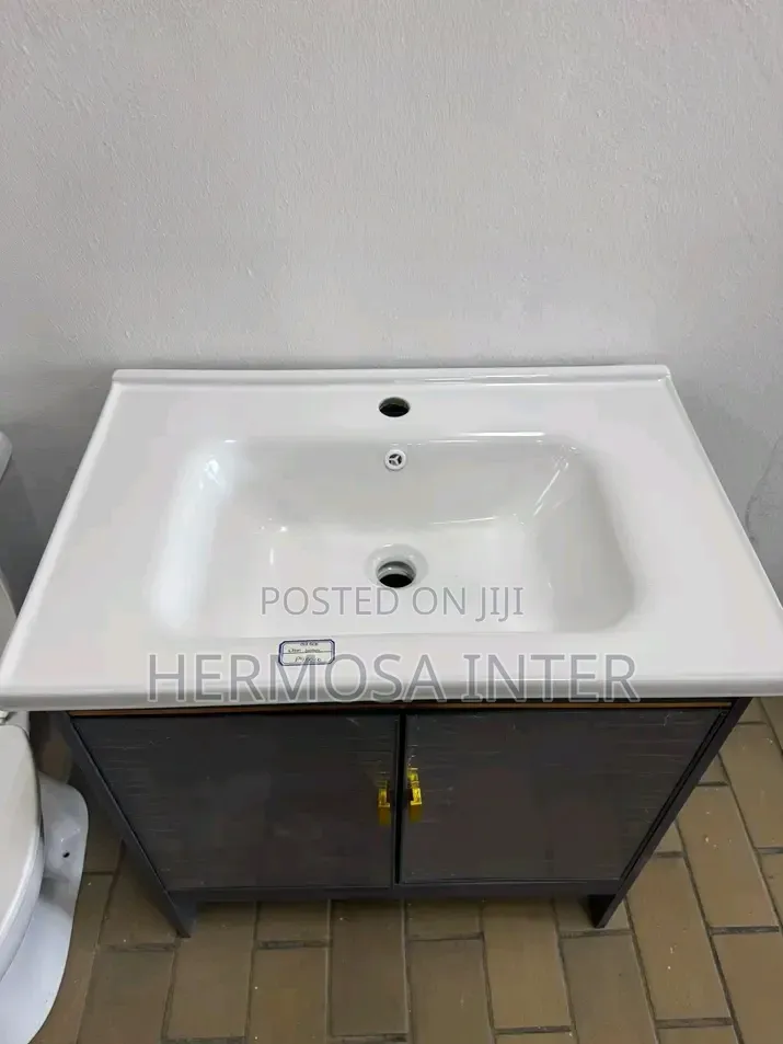 Toilet Seats and All Bathroom Accessories at Affordable Price