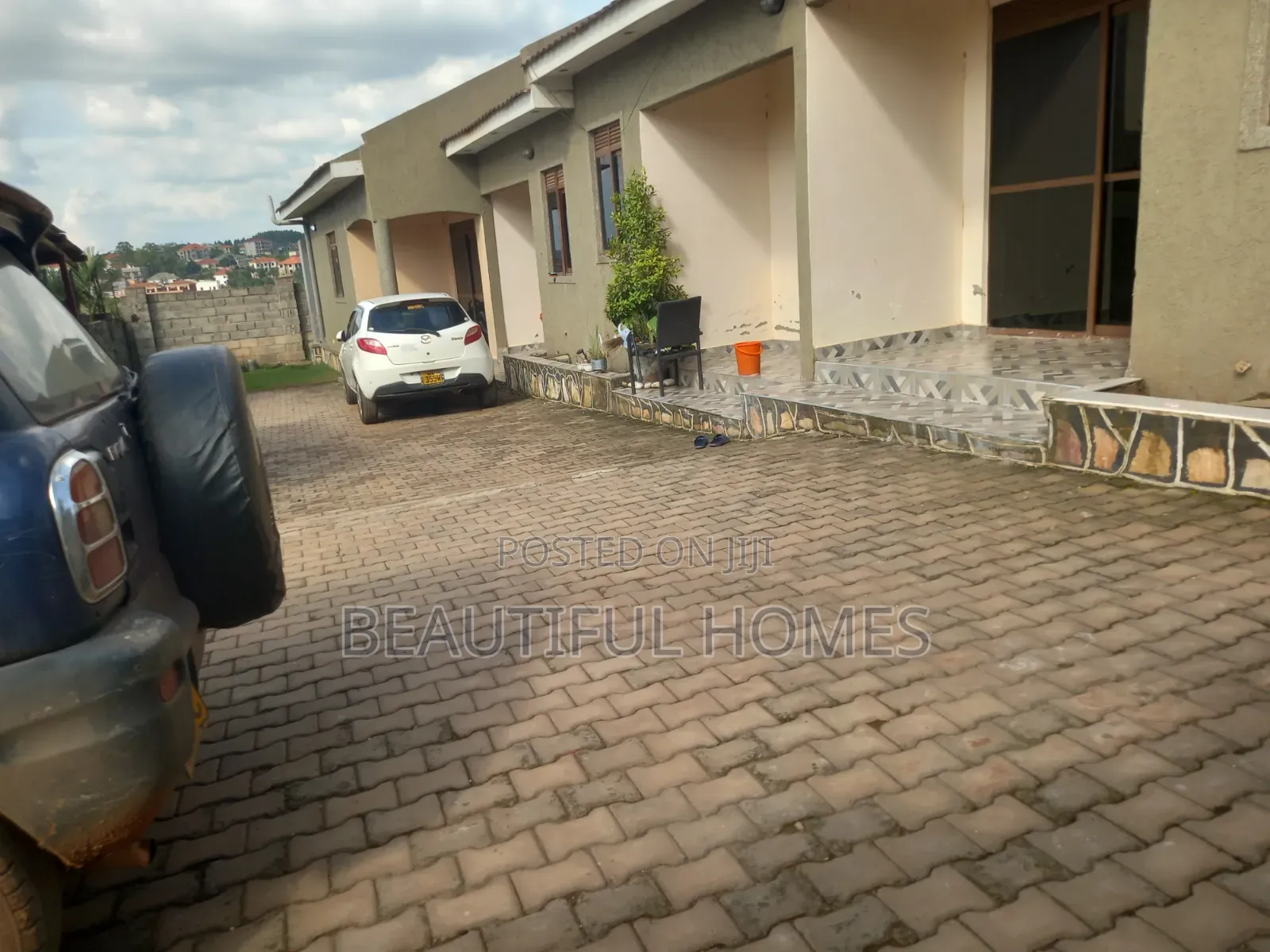 Furnished 2bdrm Apartment in Kira for sale