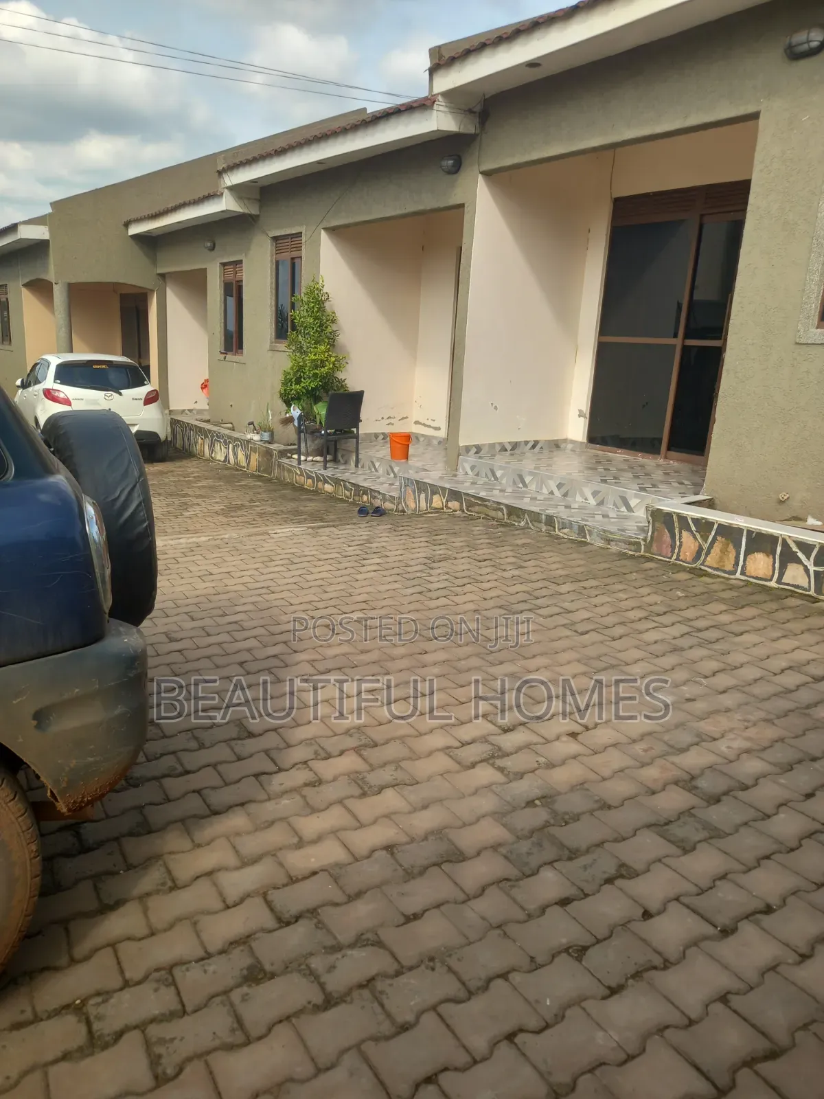 Furnished 2bdrm Apartment in Kira for sale