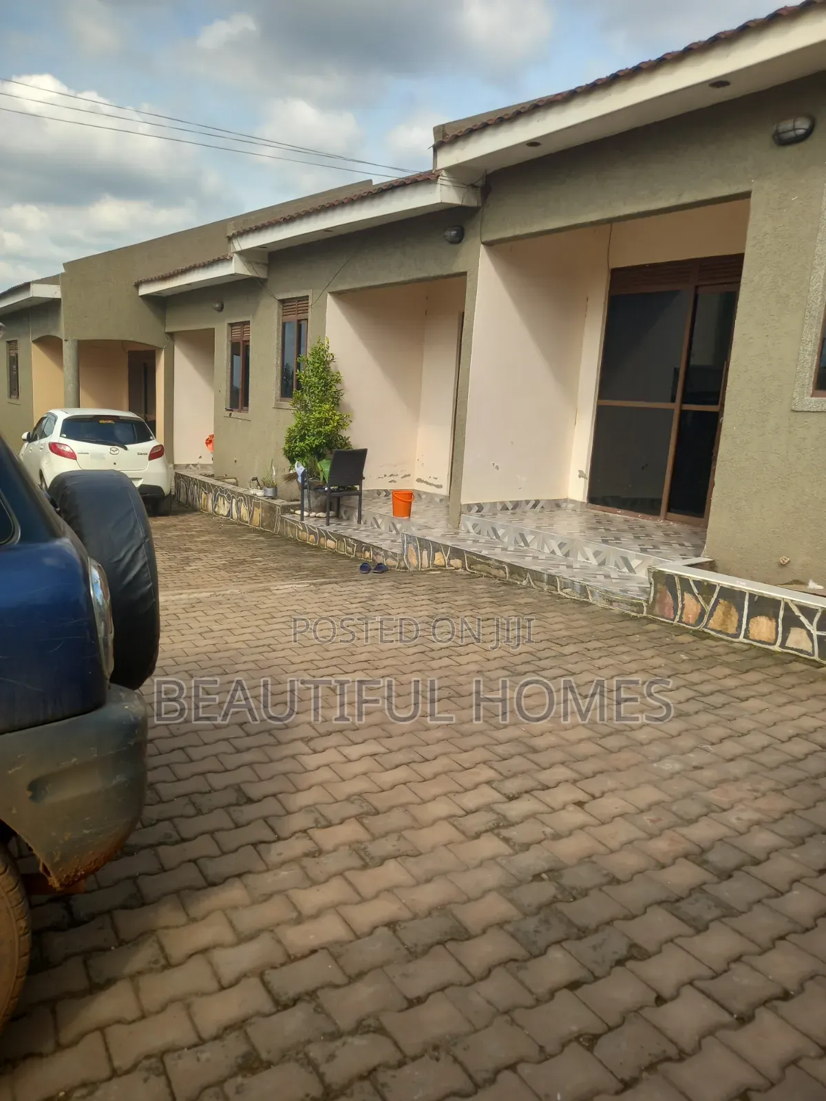 Furnished 2bdrm Apartment in Kira for sale