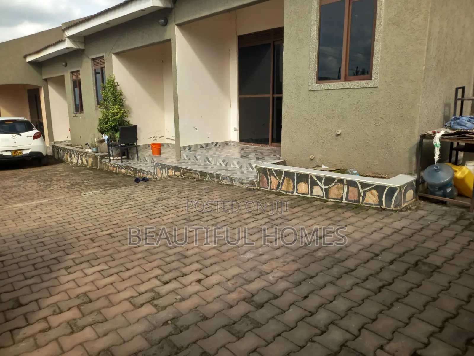 Furnished 2bdrm Apartment in Kira for sale