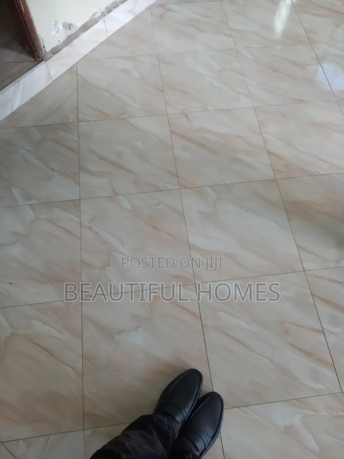 Furnished 2bdrm Apartment in Kira for sale