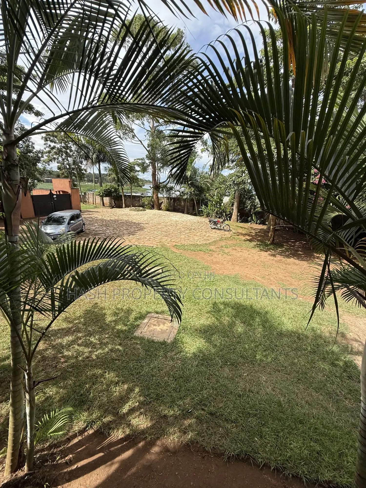 3bdrm Apartment in Muyunyo, Central Division for rent