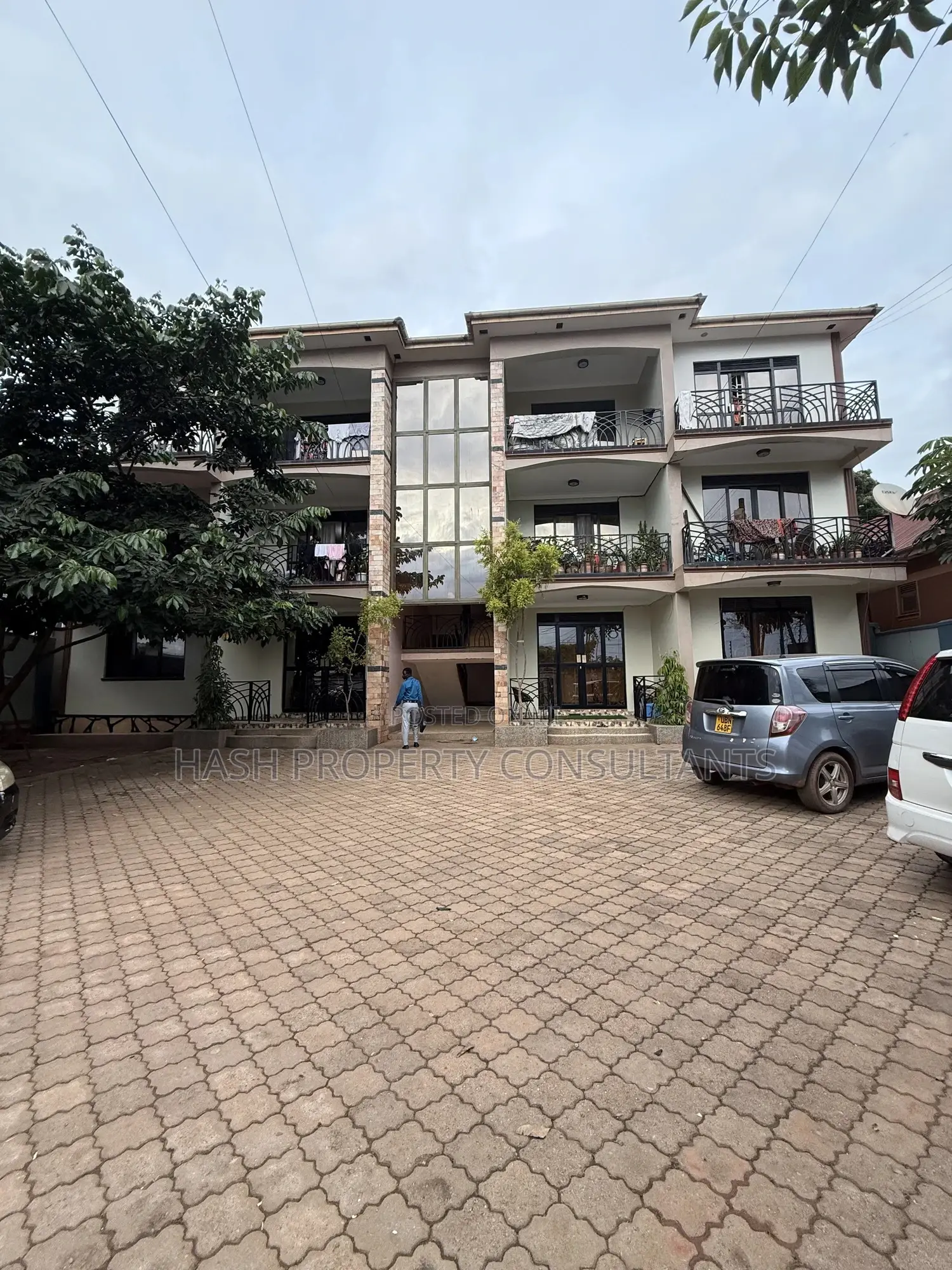 3bdrm Apartment in Muyunyo, Central Division for rent