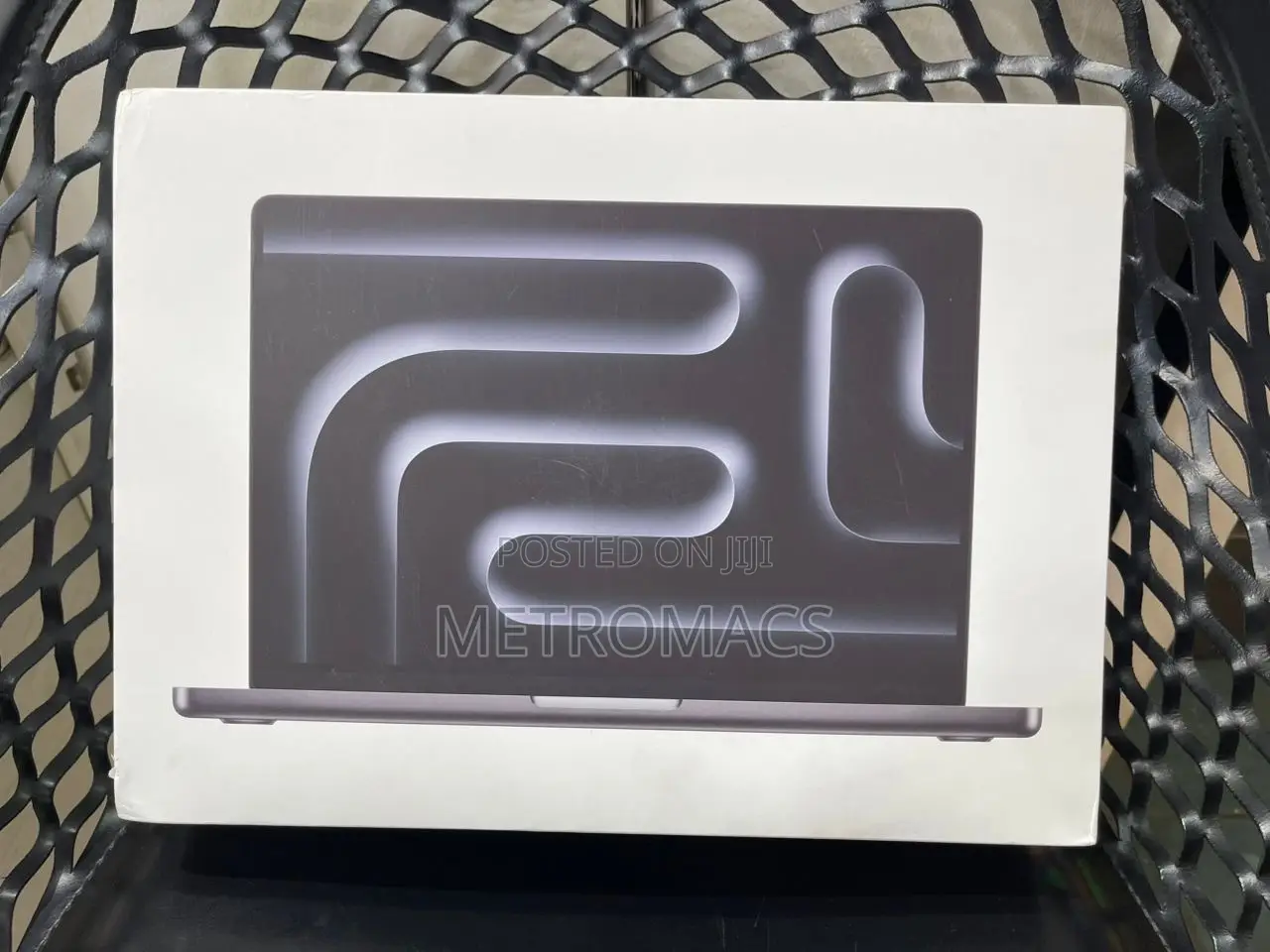 New Laptop Apple MacBook Pro 2025 M5 14-inch 16GB Apple M5 SSD 1T