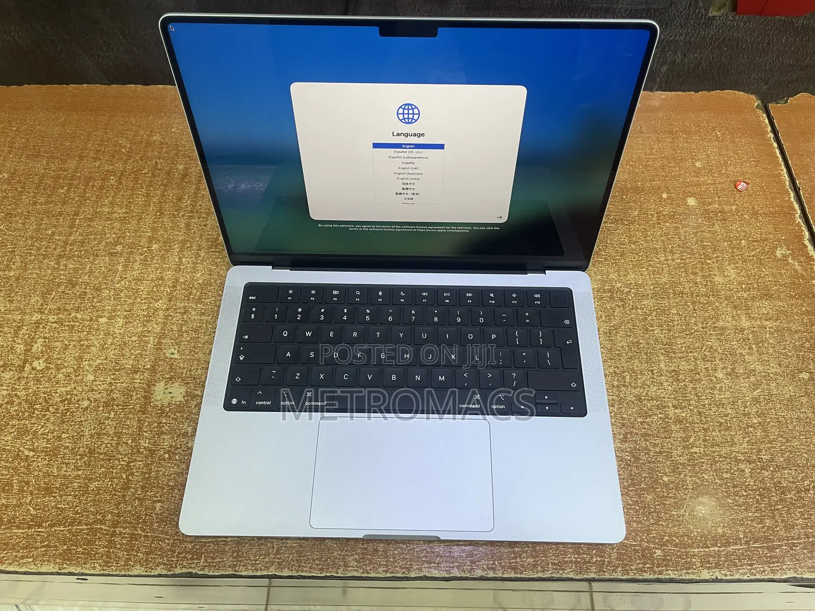 Laptop Apple MacBook Pro 2025 M5 14-inch 16GB Apple M5 SSD 512GB