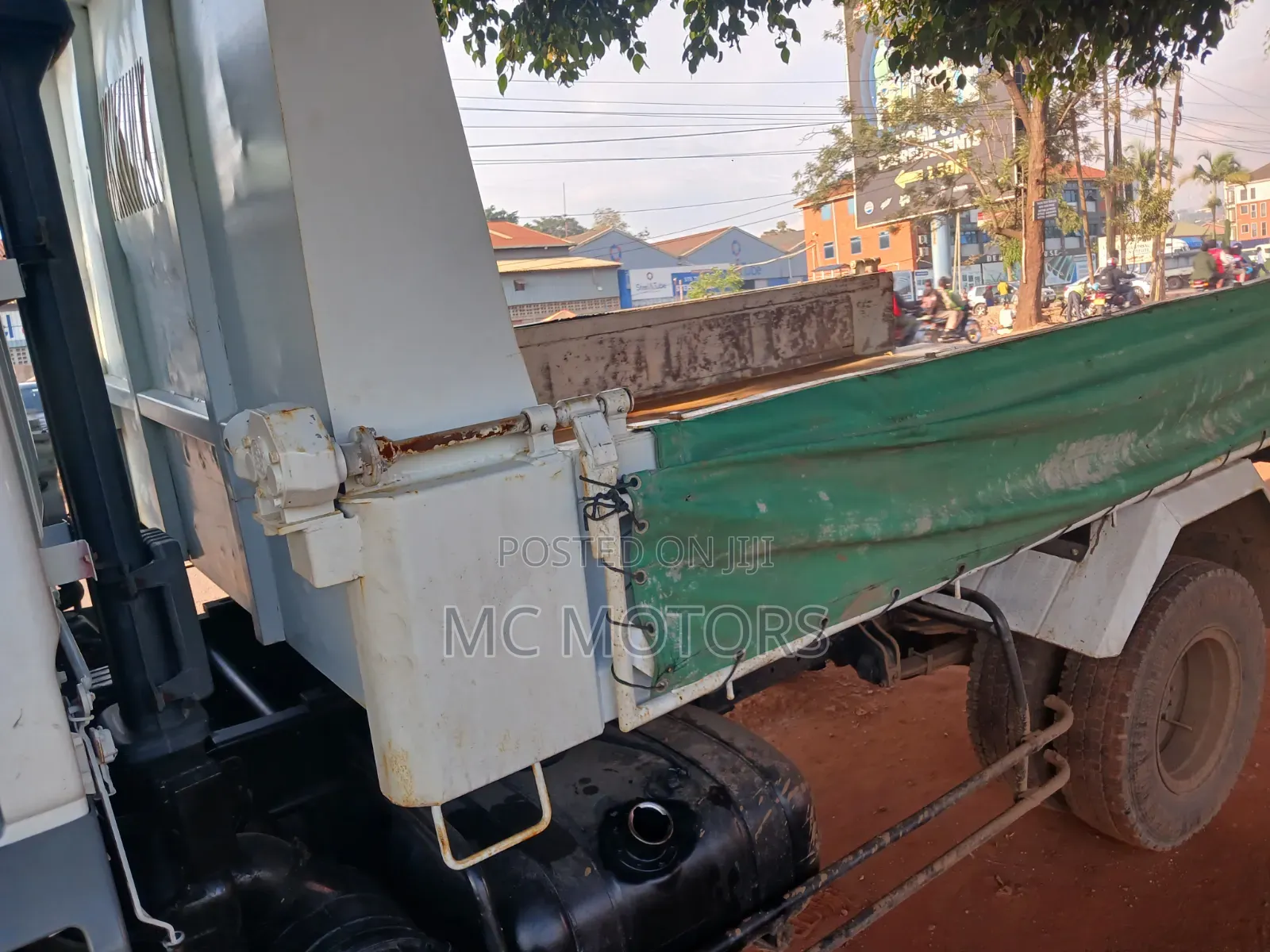 Fuso Tipper