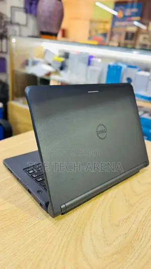 New Laptop Dell Latitude 13 3340 4GB Intel Core i5 HDD 500GB