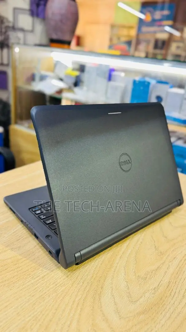New Laptop Dell Latitude 13 3340 4GB Intel Core i5 HDD 500GB
