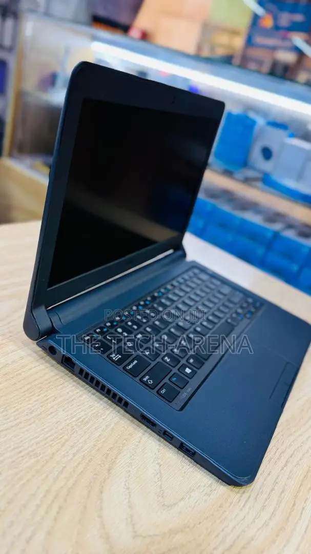 New Laptop Dell Latitude 13 3340 4GB Intel Core i5 HDD 500GB
