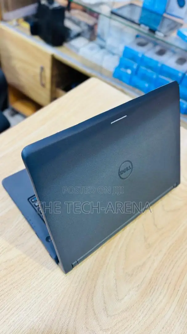 New Laptop Dell Latitude 13 3340 4GB Intel Core i5 HDD 500GB
