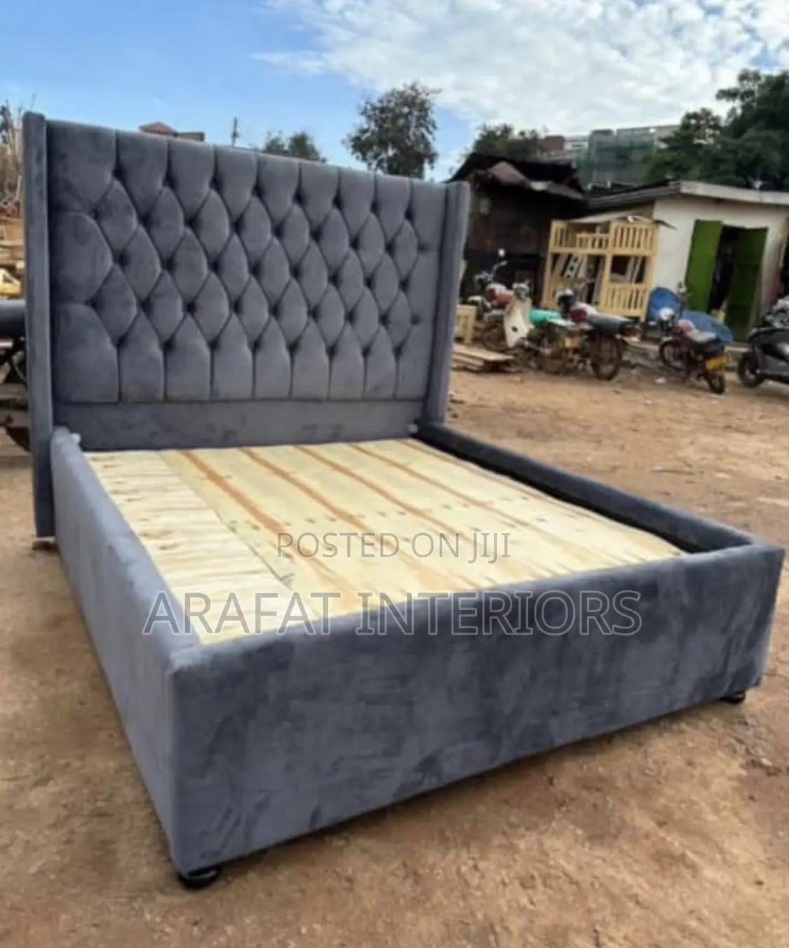 5by6 Diamond Tufted Gray Bed