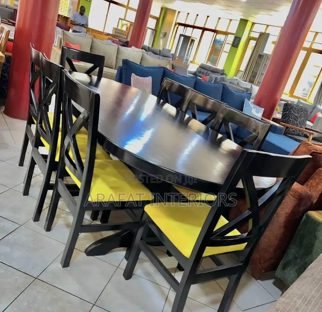 8 Seater Black Yellow Round Dining Set 