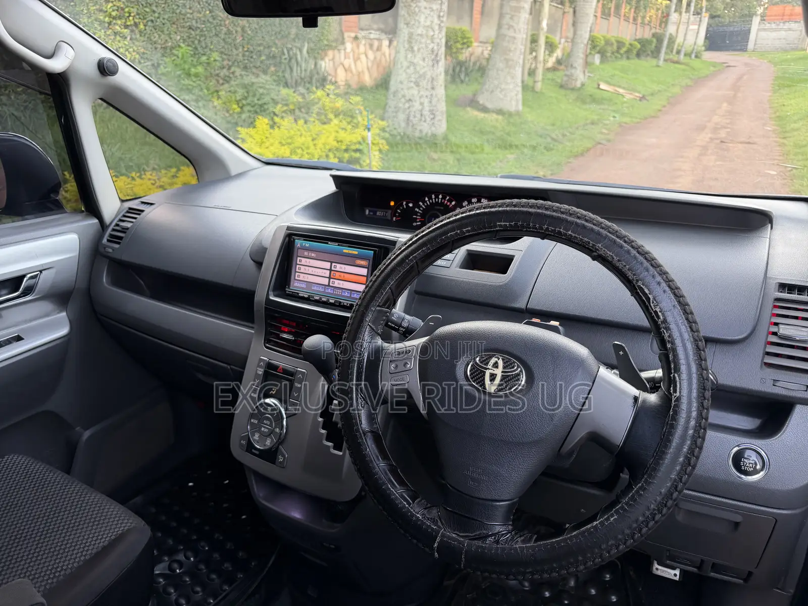 Toyota Noah 2.0 143hp FWD (7 Seater) 2009 Black