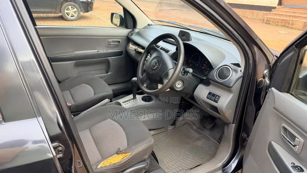 Mazda Demio 2000 Black