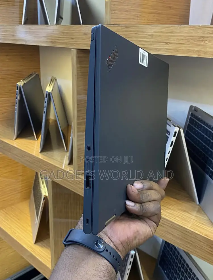 New Laptop Lenovo ThinkPad x13 Yoga 16GB Intel Core i7 SSD 512GB