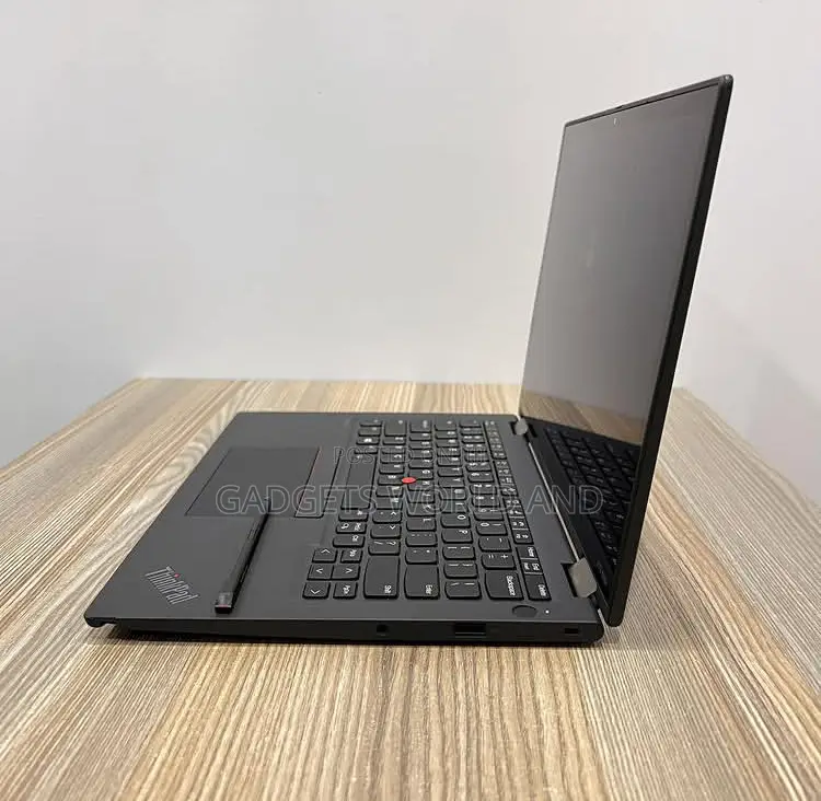 New Laptop Lenovo ThinkPad x13 Yoga 16GB Intel Core i5 SSD 512GB