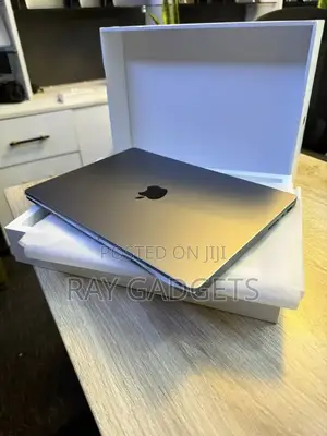 New Laptop Apple MacBook Air 2024 M3 13-inch 16GB Apple M3 Pro SSD 1T