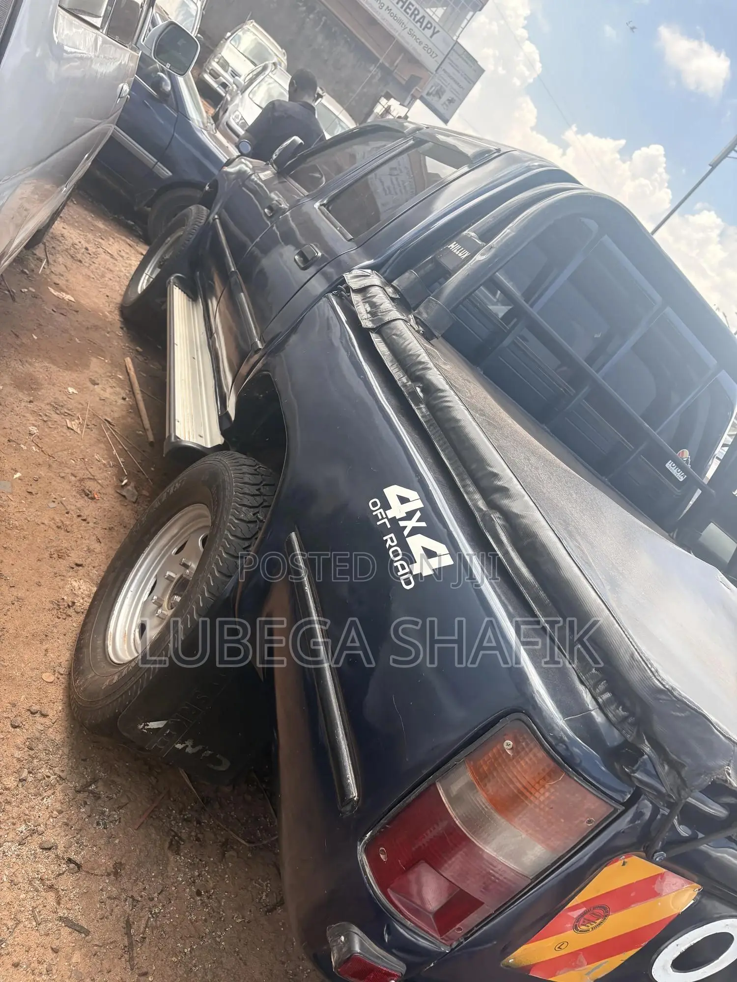 Toyota Hilux 1998 Blue