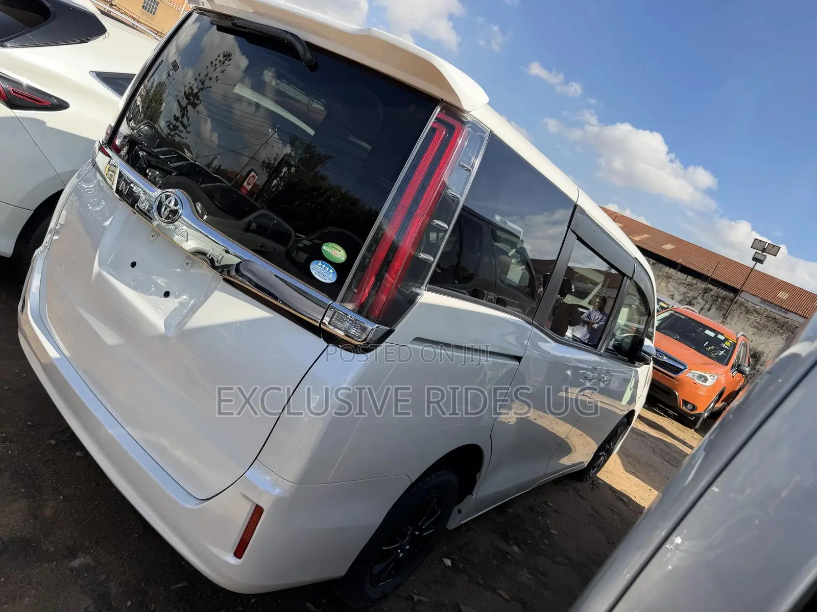 Toyota Noah 2.0 FWD (7 Seater) 2017 White