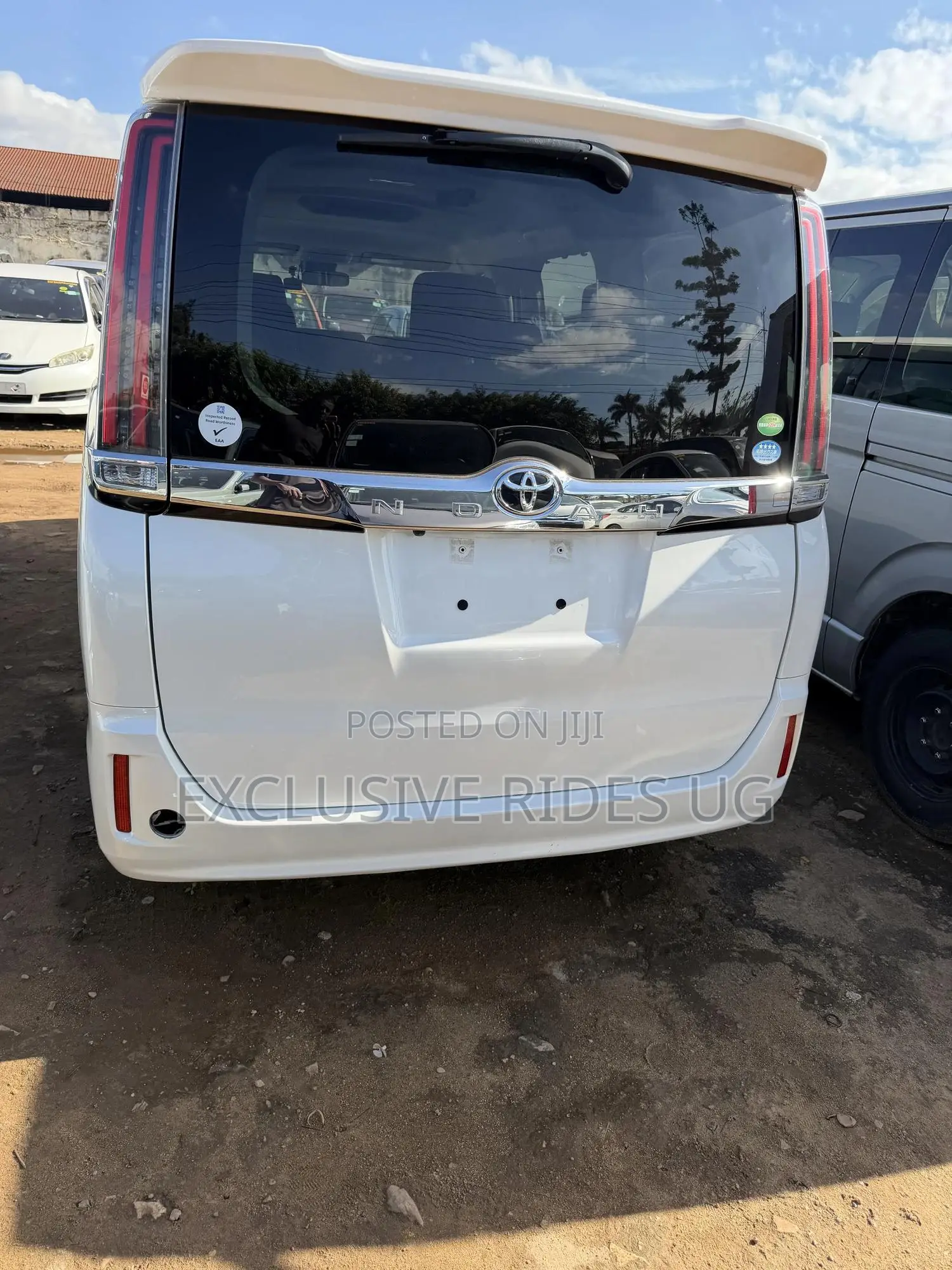 Toyota Noah 2.0 FWD (7 Seater) 2017 White