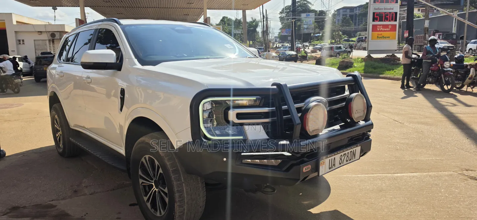 Ford Everest 2022 White