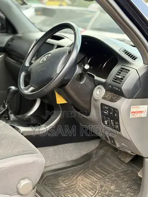 Toyota Land Cruiser Prado 2.7 i 2010