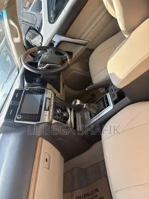 Toyota Land Cruiser Prado 2018 White