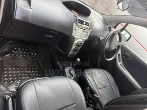 Toyota Vitz 2005 Silver