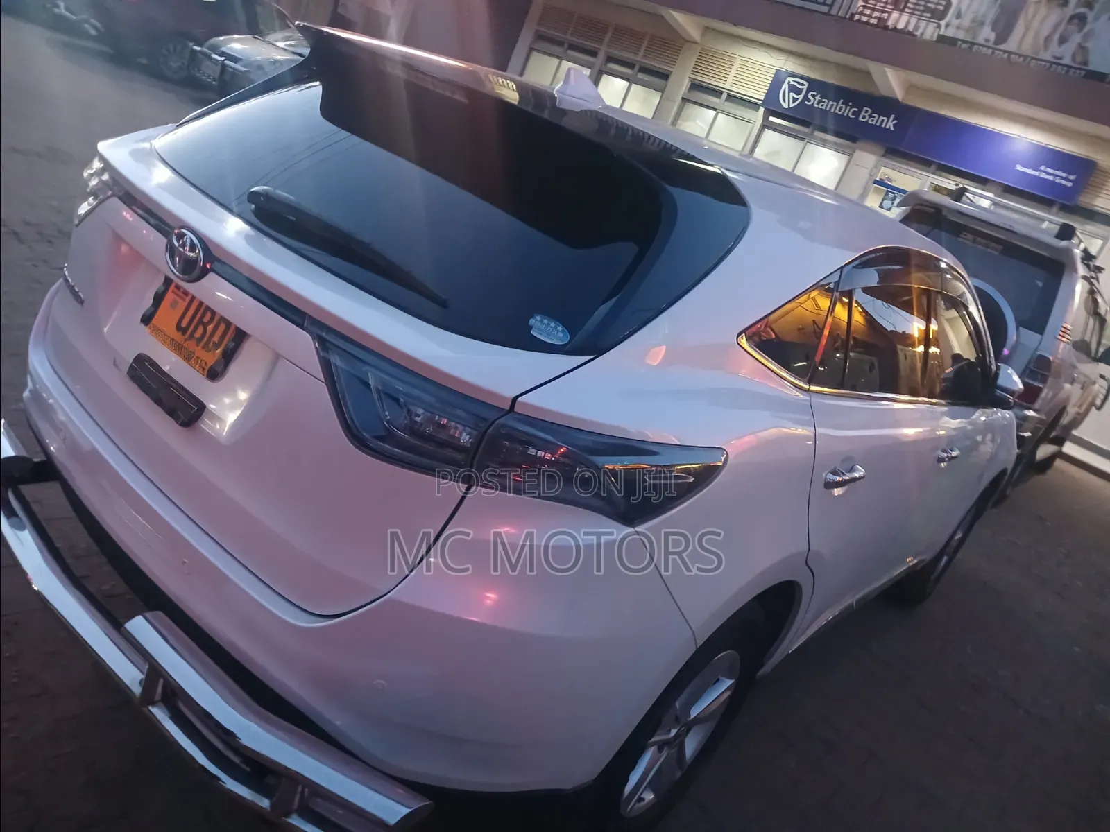 Toyota Harrier 2.0 2016 White
