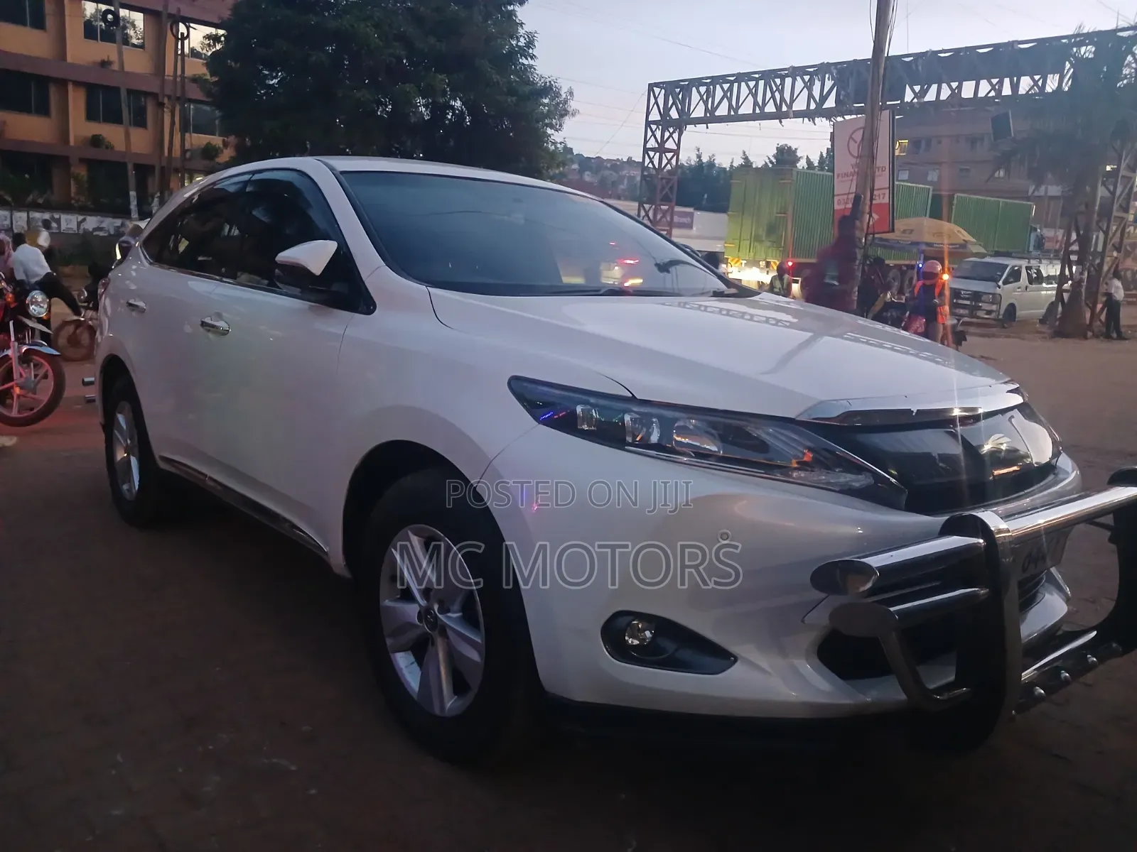 Toyota Harrier 2.0 2016 White