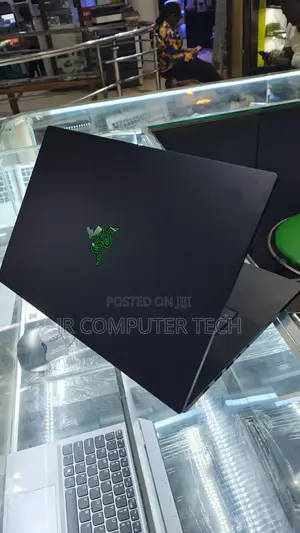 Laptop Razer Blade 32GB Intel Core i7 SSD 1T