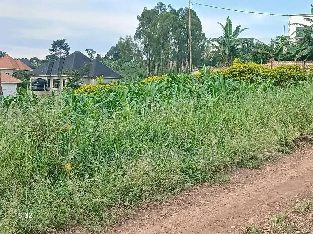 Titled Plot on Sale 50 by 100