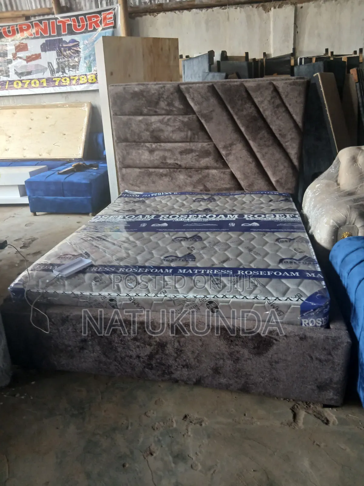 Fluffy Five by Six Bed