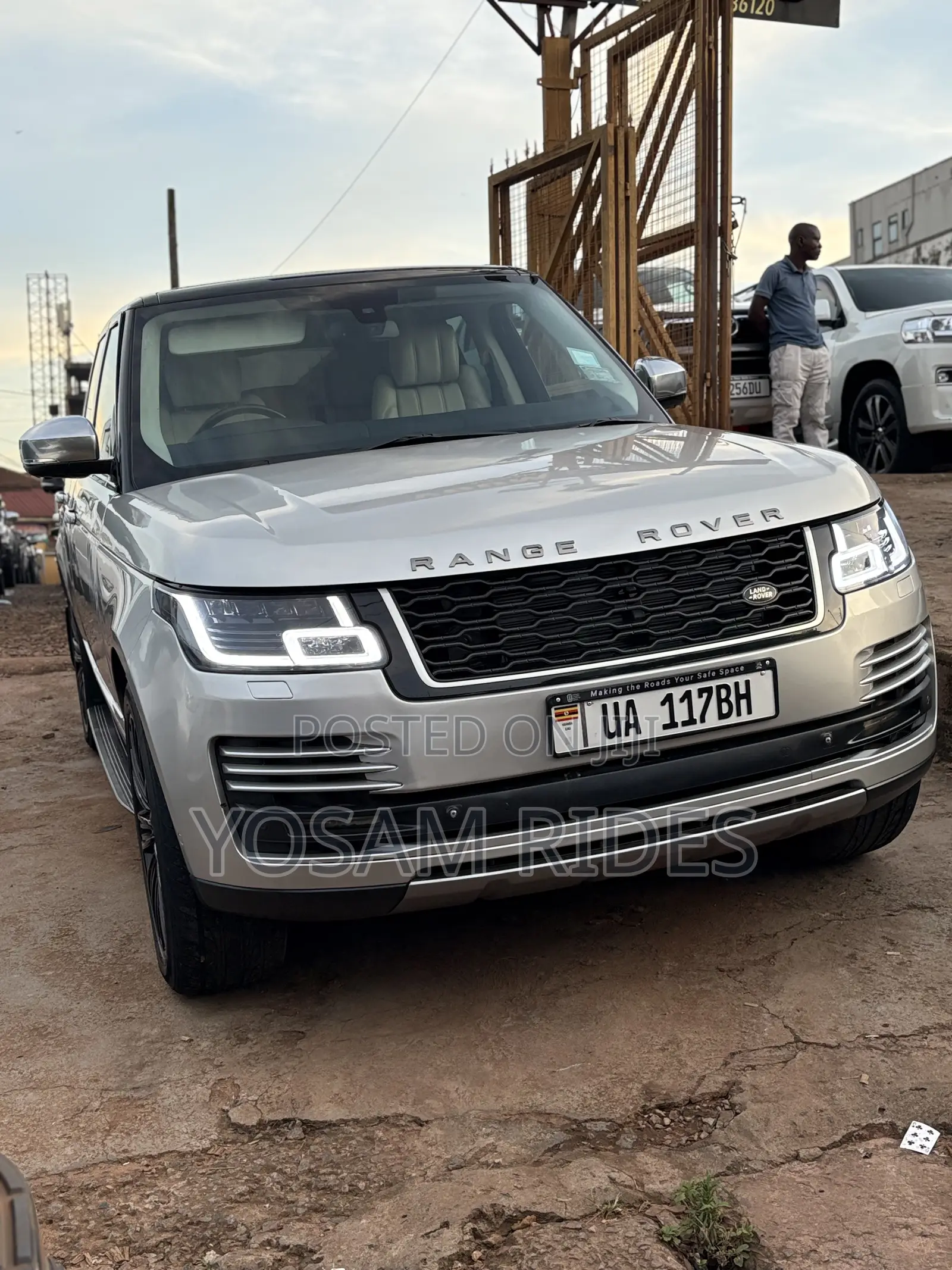 Land Rover Range Rover Vogue 2016 Gold