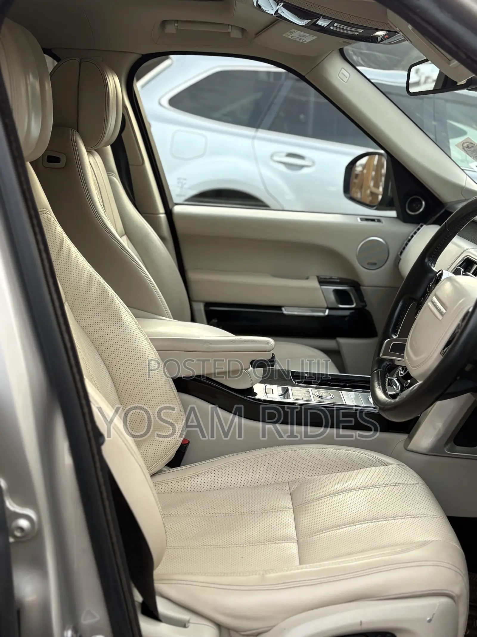 Land Rover Range Rover Vogue 2016 Gold