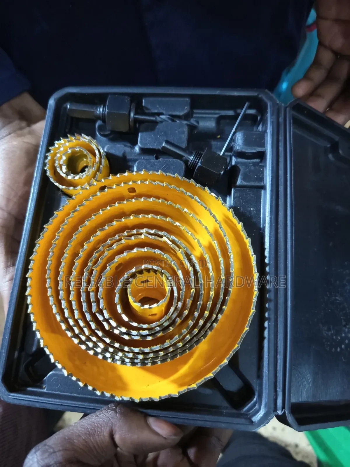 Wood Hole Saw Set (16 Pieces)