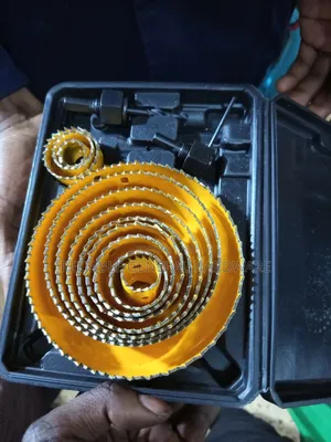Wood Hole Saw Set (16 Pieces)