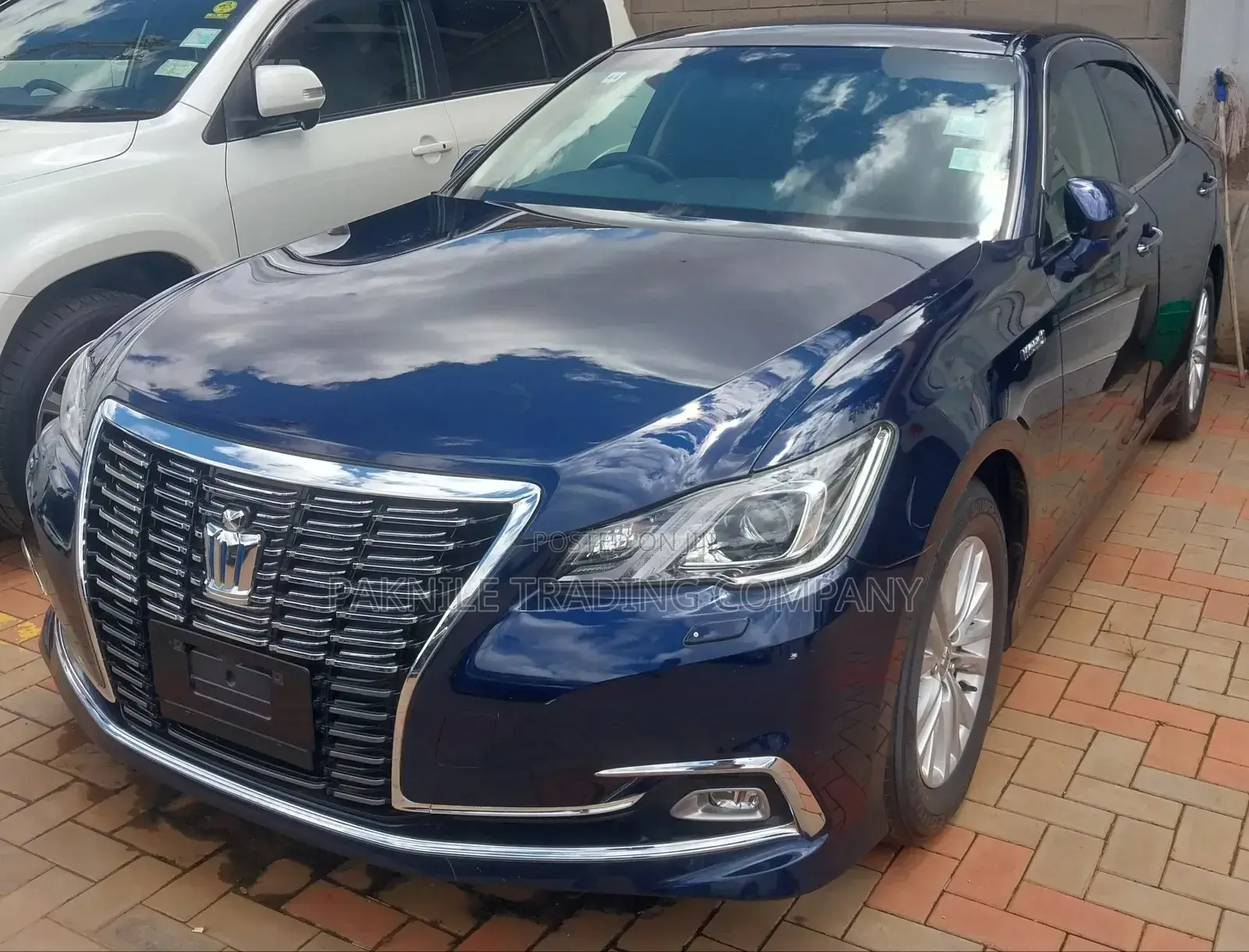 Toyota Crown 2016 Blue