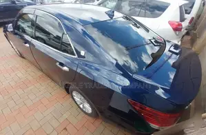 Toyota Crown 2016 Blue