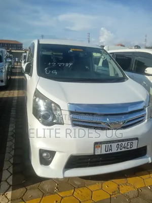 Toyota Noah 2012 White