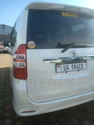 Toyota Noah 2012 White