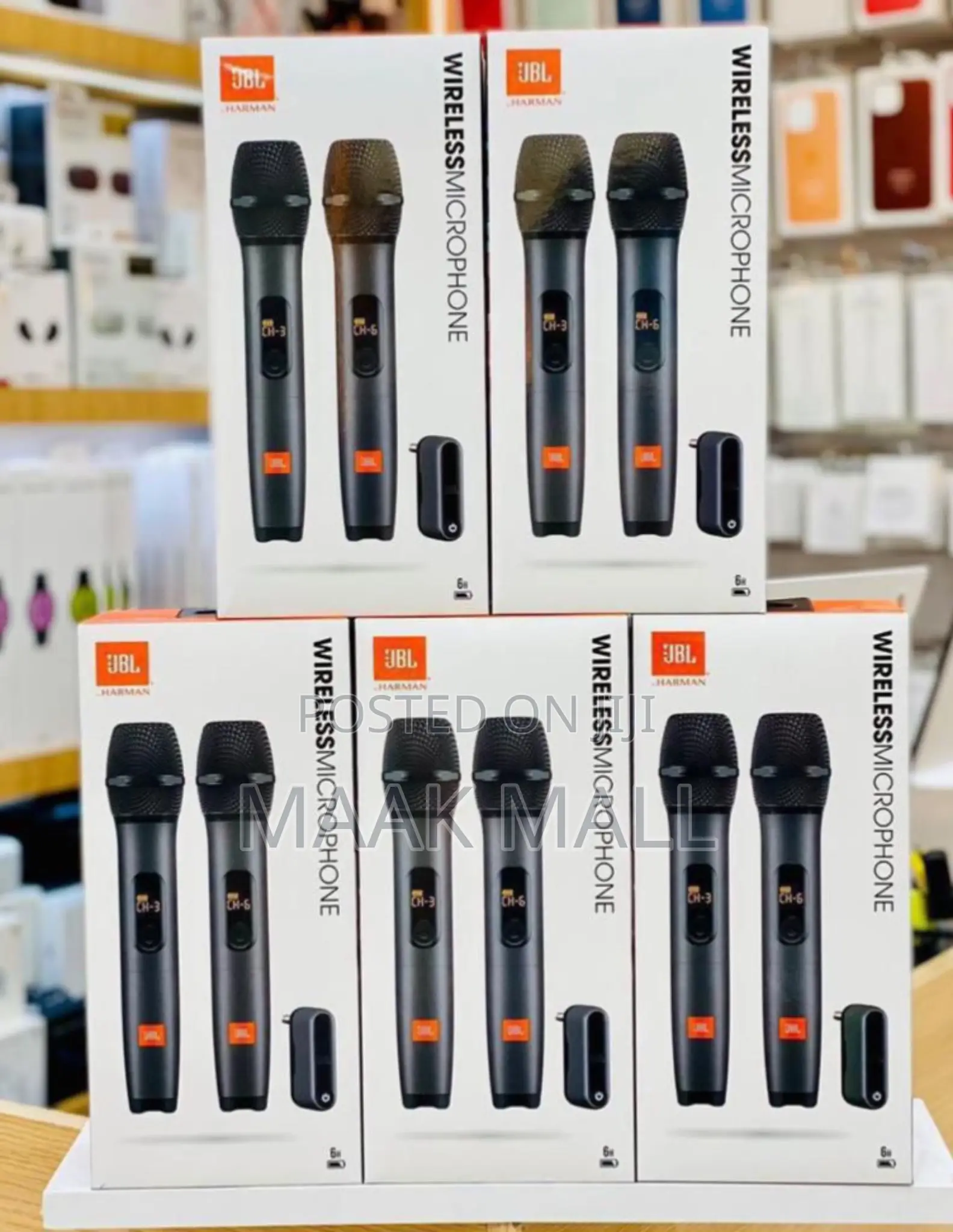 2 JBL Rechargeable Wireless Microphones Dual 2-Channel Uh