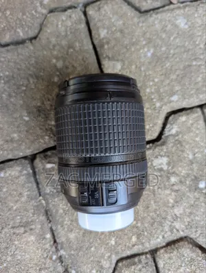 Nikon Af-S Dx Nikkor 18-140mm F/3.5