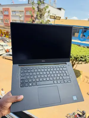 Laptop Dell Precision 5520 16GB Intel Core i7 SSD 512GB