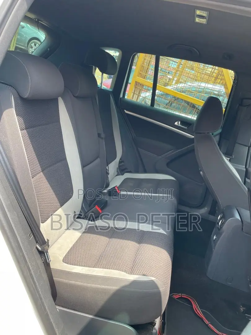Volkswagen Tiguan R-Line 4dr SUV (2.0L 4cyl Turbo 6A) 2014 White