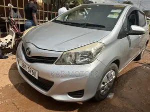 Toyota Vitz 1.3 FWD 3dr 2012 Silver