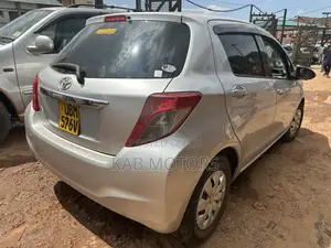 Toyota Vitz 1.3 FWD 3dr 2012 Silver